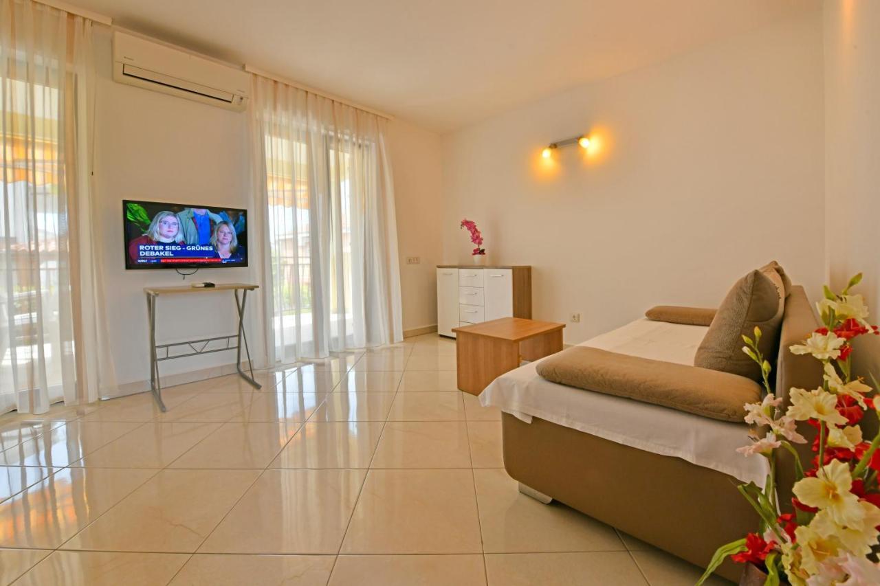 Apartments Jasmina Porec Bagian luar foto