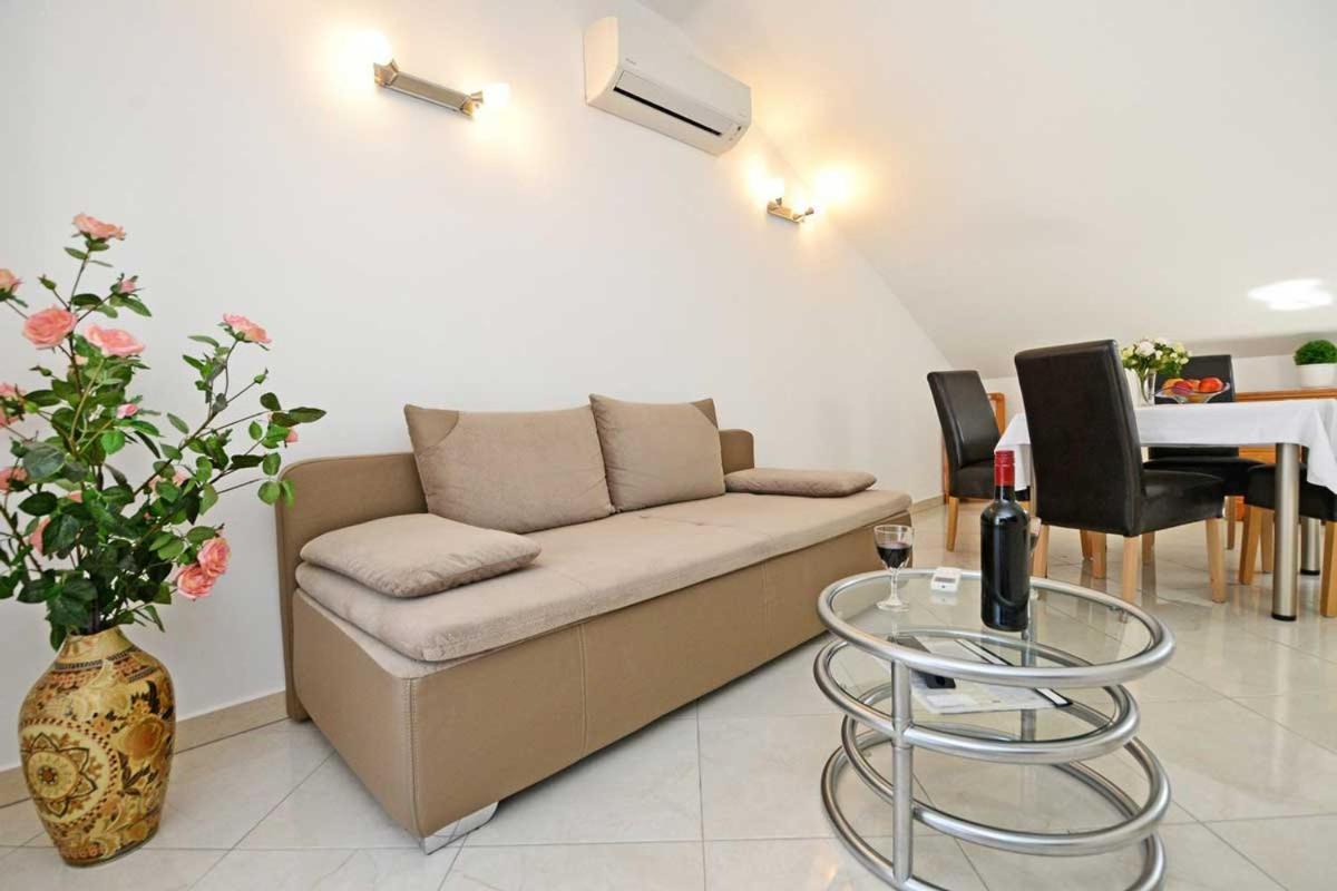 Apartments Jasmina Porec Bagian luar foto